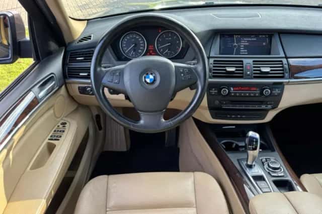 BMW X5 (2012) thumbnail 13