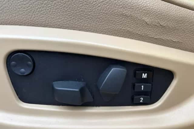 BMW X5 (2012) thumbnail 17