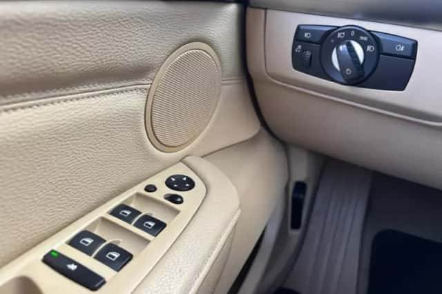 BMW X5 (2012) thumbnail 18