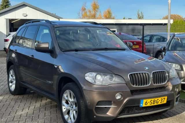 BMW X5 (2012) thumbnail 3