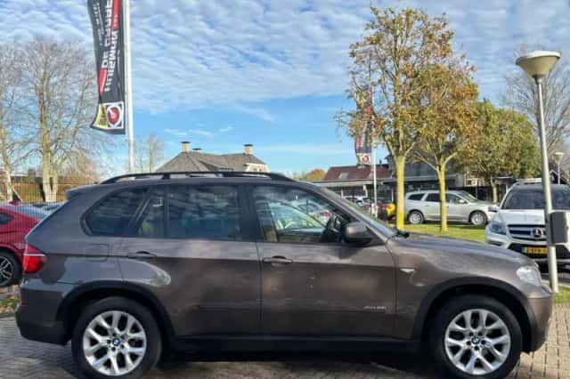 BMW X5 (2012) thumbnail 5