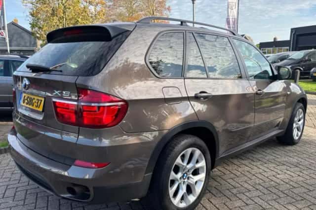 BMW X5 (2012) thumbnail 6