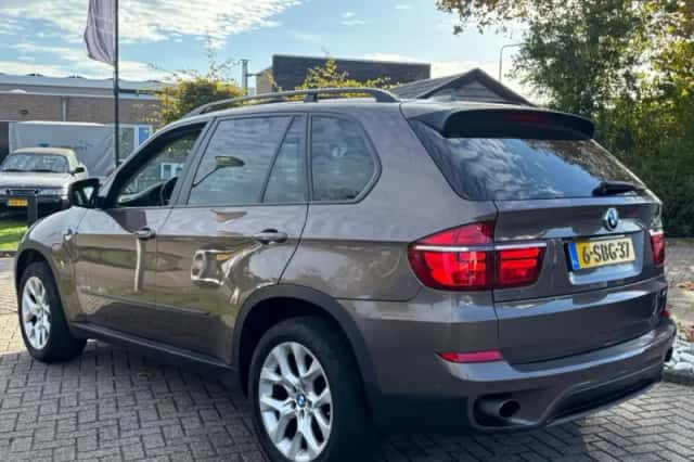 BMW X5 (2012) thumbnail 8