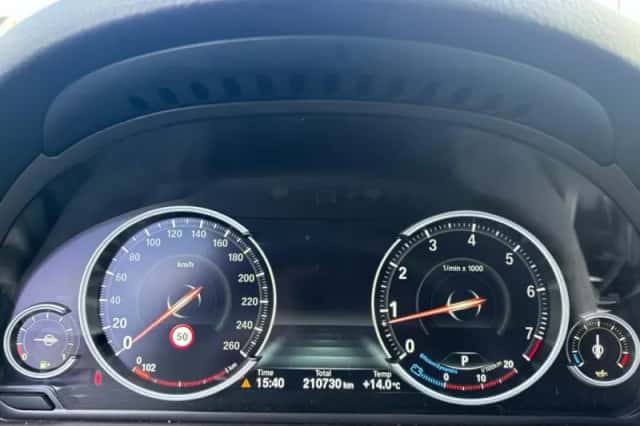 BMW 5-Serie (2014) thumbnail 23