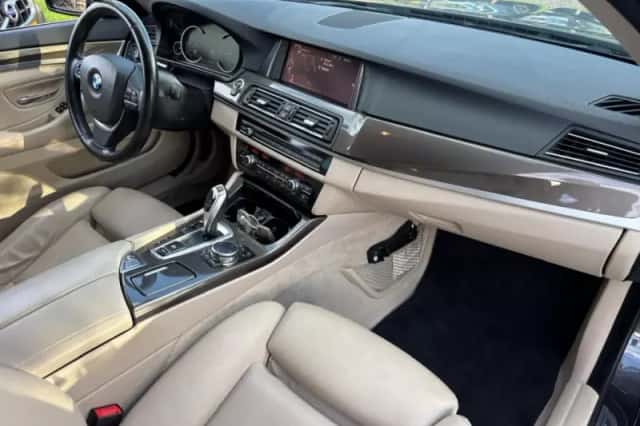 BMW 5-Serie (2014) thumbnail 9