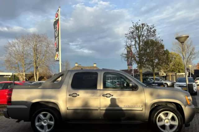Chevrolet Avalanche (2007) thumbnail 13