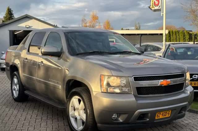 Chevrolet Avalanche (2007) thumbnail 3