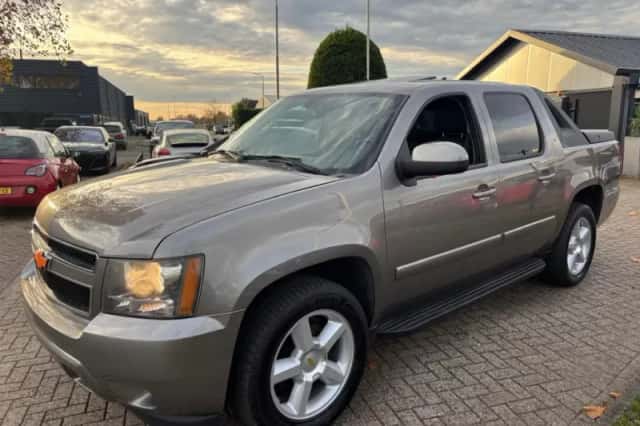 Chevrolet Avalanche (2007) thumbnail 4