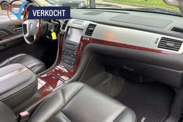 Cadillac Escalade (2009) thumbnail 15
