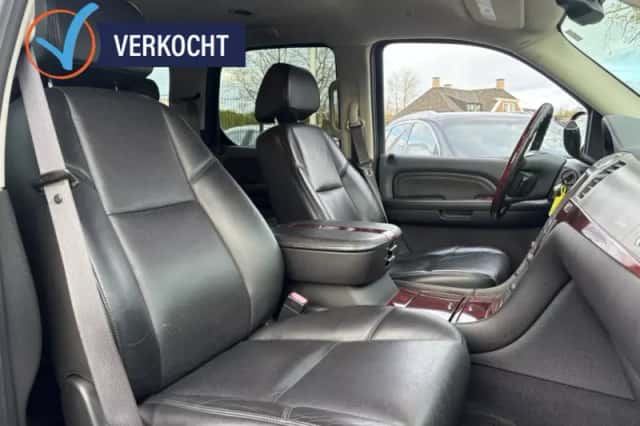 Cadillac Escalade (2009) thumbnail 16