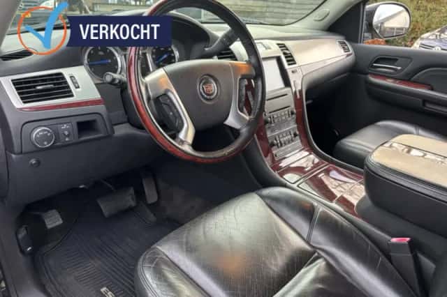 Cadillac Escalade (2009) thumbnail 18
