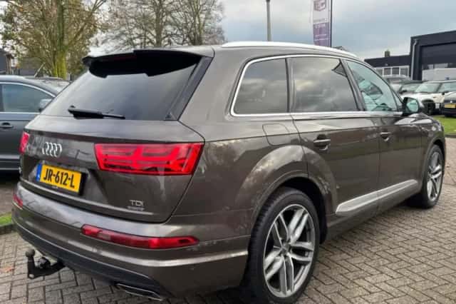Audi Q7 (2016) thumbnail 5
