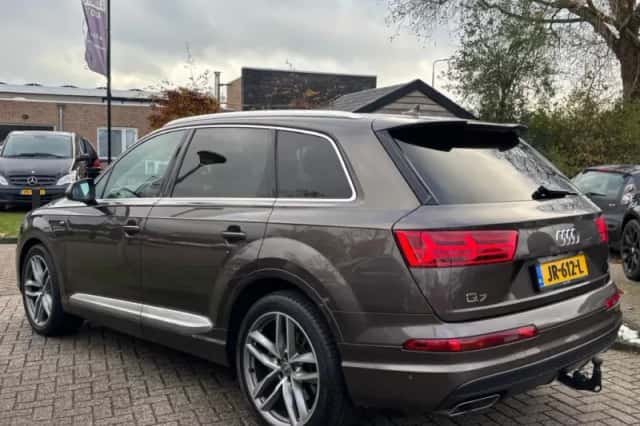 Audi Q7 (2016) thumbnail 7