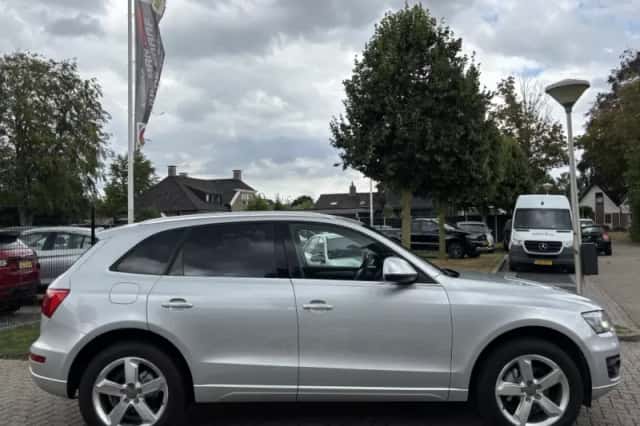 Audi Q5 (2009) thumbnail 3