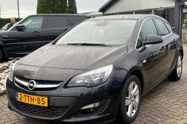 Opel Astra (2014) thumbnail 1