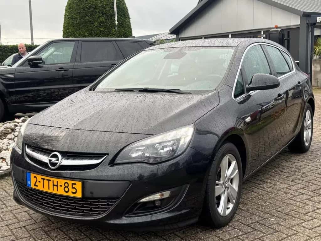 Opel Astra (2014) — foto 1