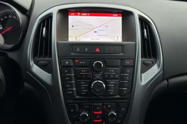 Opel Astra (2014) thumbnail 12