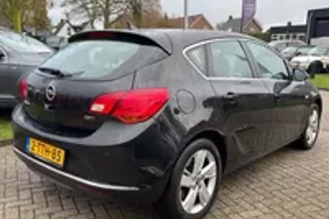 Opel Astra (2014) thumbnail 23
