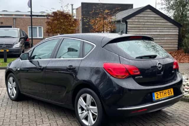 Opel Astra (2014) thumbnail 7
