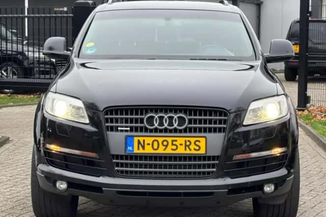 Audi Q7 (2006) thumbnail 2