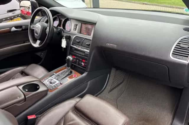 Audi Q7 (2006) thumbnail 12