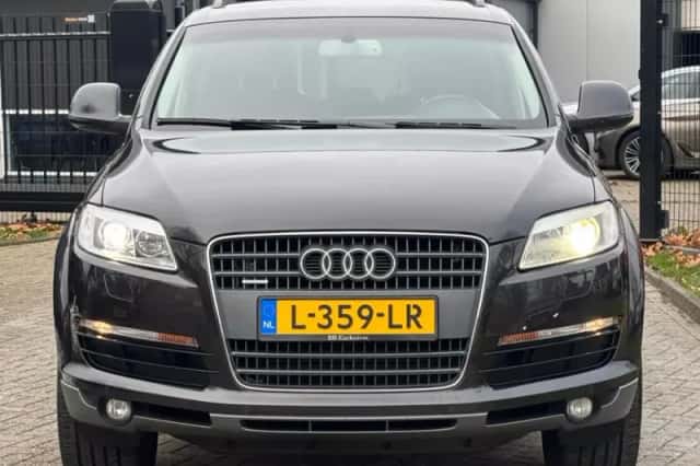 Audi Q7 (2006) thumbnail 2