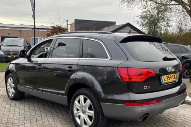 Audi Q7 (2006) thumbnail 7