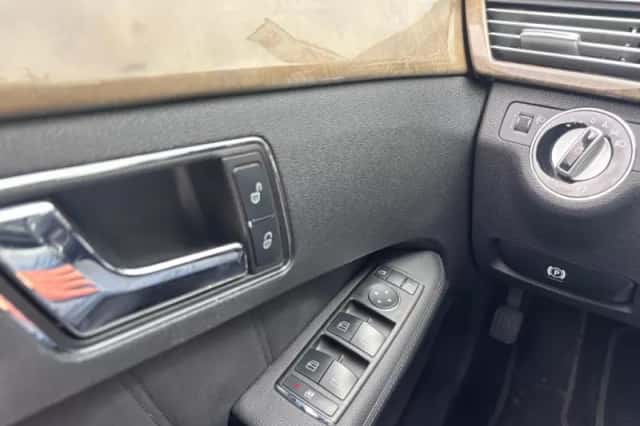 Mercedes-Benz E-Klasse (2009) thumbnail 15