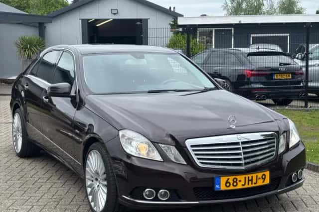 Mercedes-Benz E-Klasse (2009) thumbnail 3
