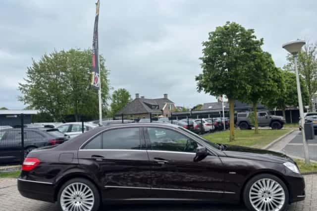 Mercedes-Benz E-Klasse (2009) thumbnail 4