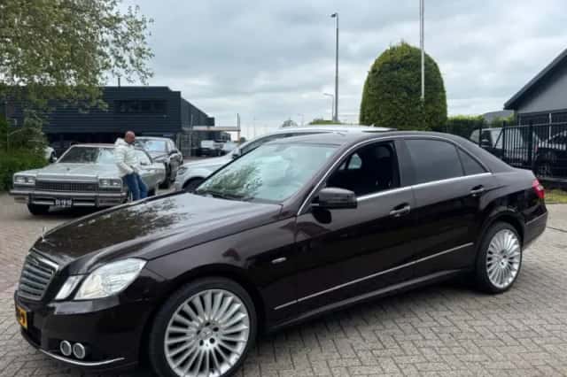 Mercedes-Benz E-Klasse (2009) thumbnail 8