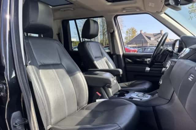 Land Rover Discovery (2014) thumbnail 14