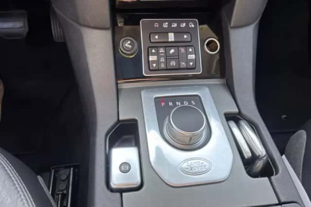 Land Rover Discovery (2014) thumbnail 20
