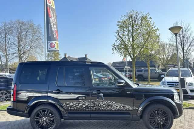 Land Rover Discovery (2014) thumbnail 4