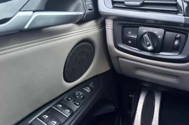 BMW X6 (2015) thumbnail 22