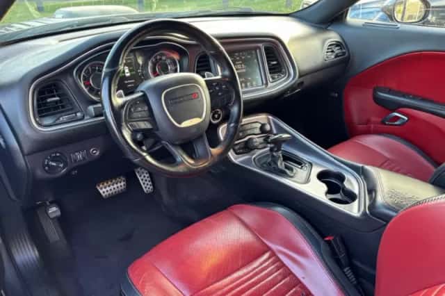 Dodge Challenger (2016) thumbnail 16