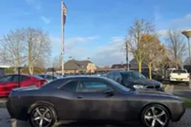 Dodge Challenger (2016) thumbnail 24