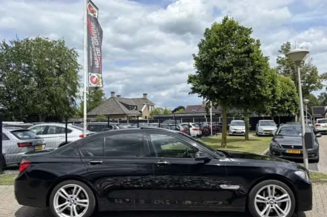BMW 7-Serie (2012) thumbnail 4