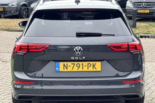 Volkswagen Golf (2021) thumbnail 6