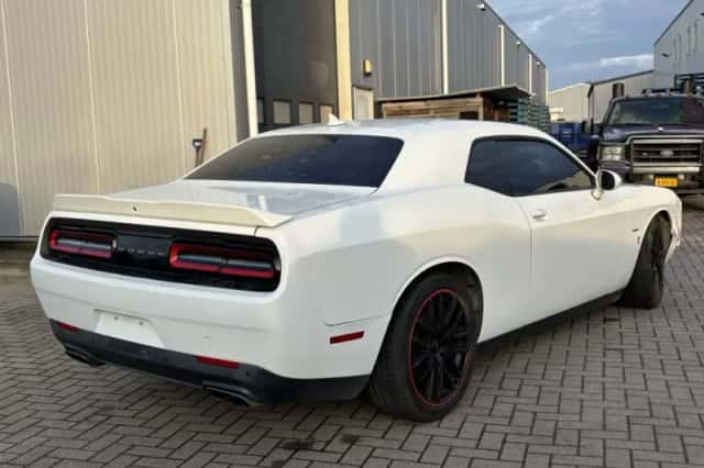 Dodge Challenger (2016) thumbnail 11