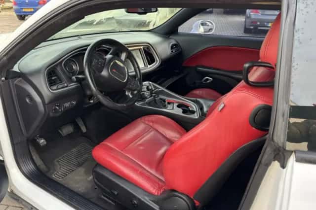 Dodge Challenger (2016) thumbnail 14