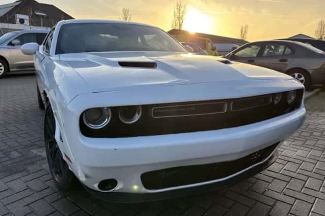 Dodge Challenger (2016) thumbnail 20