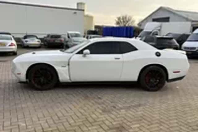 Dodge Challenger (2016) thumbnail 26