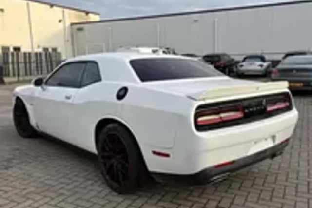 Dodge Challenger (2016) thumbnail 27