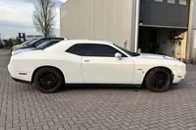 Dodge Challenger (2016) thumbnail 29