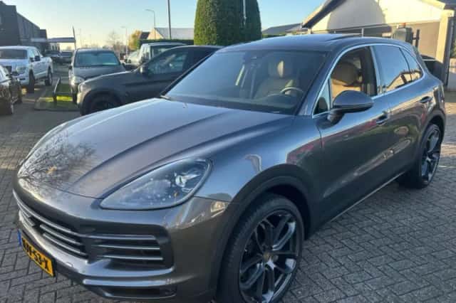 Porsche Cayenne (2018) thumbnail 20