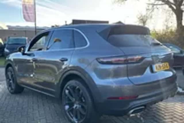 Porsche Cayenne (2018) thumbnail 24