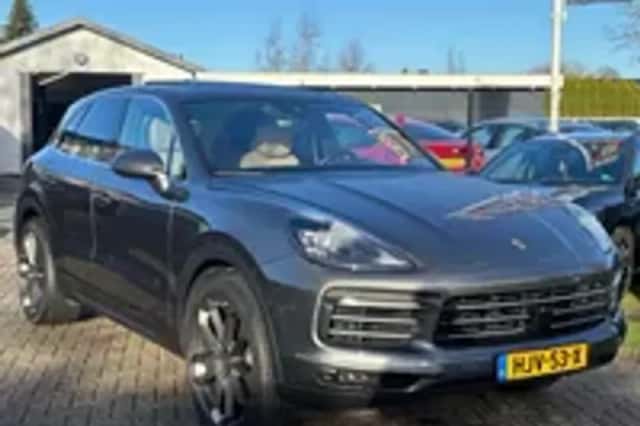 Porsche Cayenne (2018) thumbnail 25