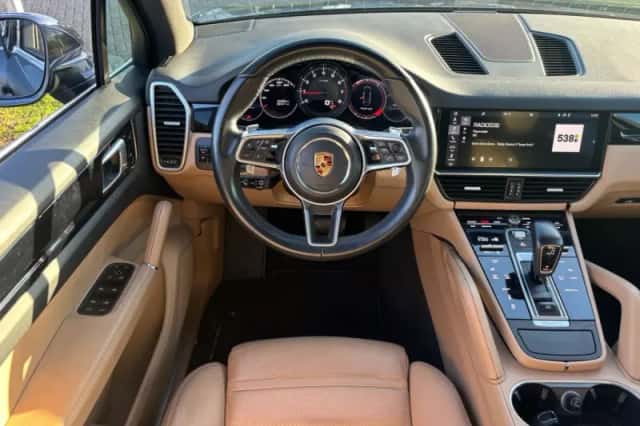 Porsche Cayenne (2018) thumbnail 8