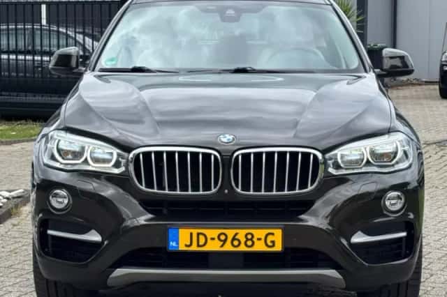 BMW X6 (2015) thumbnail 2